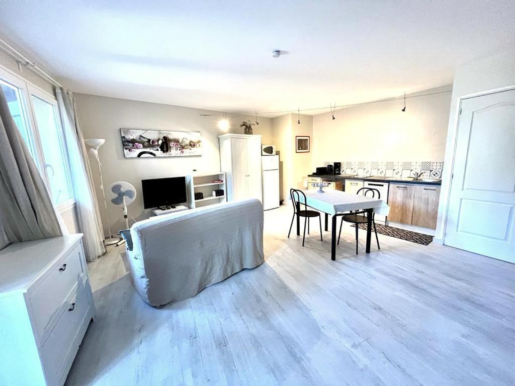 La Vigne Et L'Olivier Apartment วิลเนิฟ-เลส์-อาวิญง ภายนอก รูปภาพ